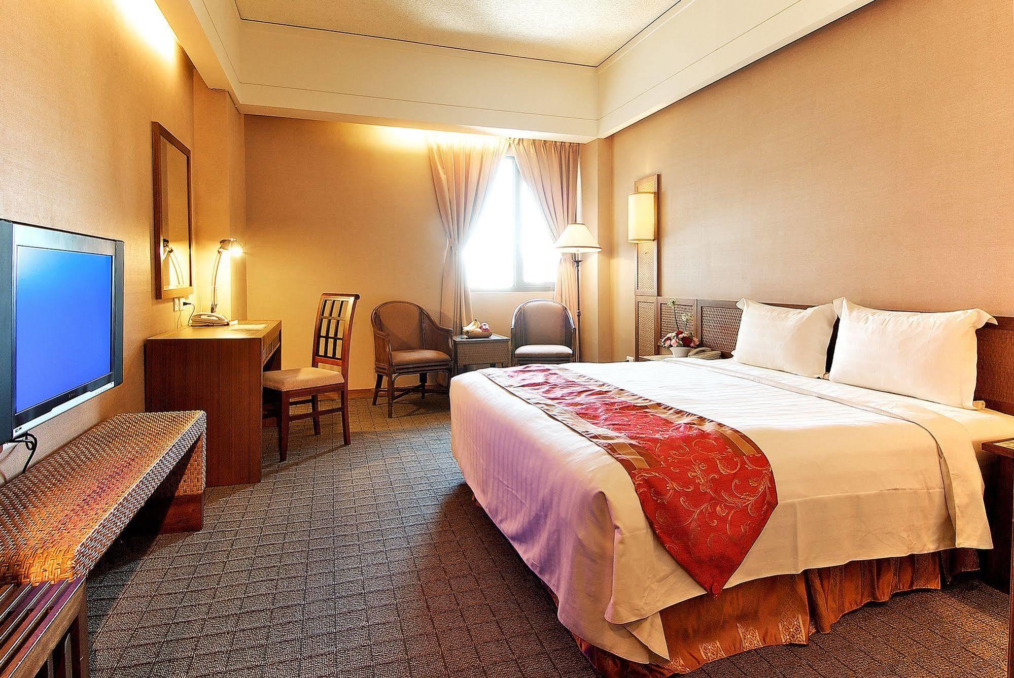 Jia Hsin Garden Hotel Tainan Zewnętrze zdjęcie